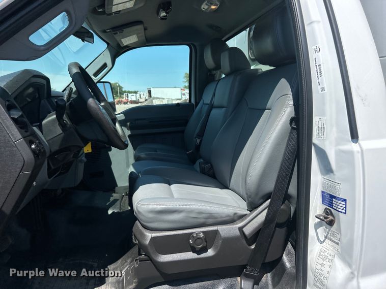 image for item EG0953 2013 Ford F550 Super Duty utility / service truck