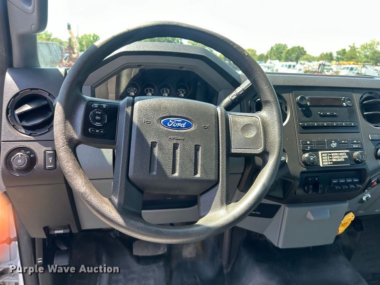 image for item EG0953 2013 Ford F550 Super Duty utility / service truck