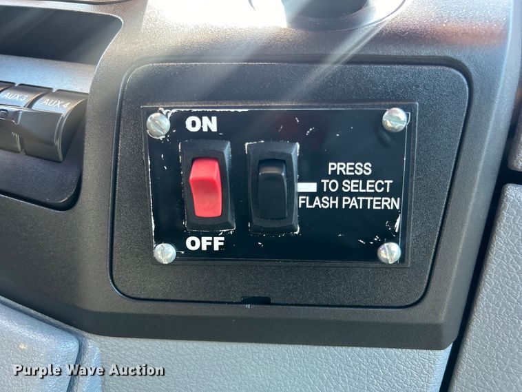 image for item EG0953 2013 Ford F550 Super Duty utility / service truck