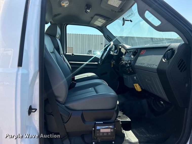 image for item EG0953 2013 Ford F550 Super Duty utility / service truck