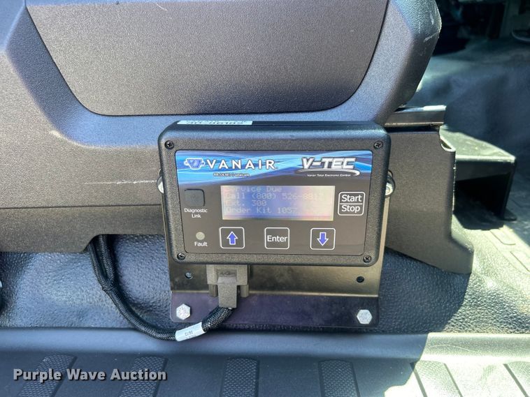 image for item EG0953 2013 Ford F550 Super Duty utility / service truck