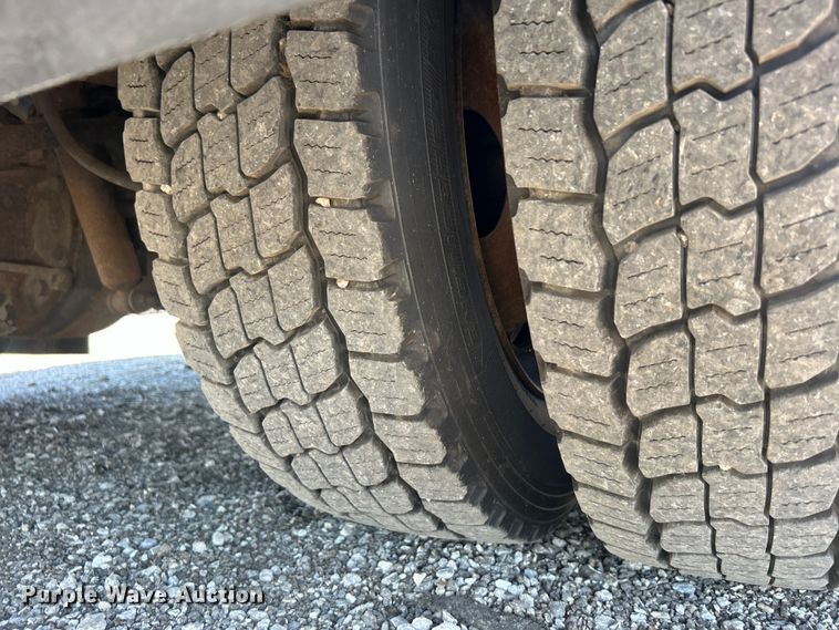 image for item EG0953 2013 Ford F550 Super Duty utility / service truck