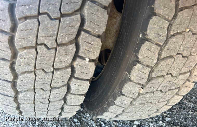 image for item EG0953 2013 Ford F550 Super Duty utility / service truck