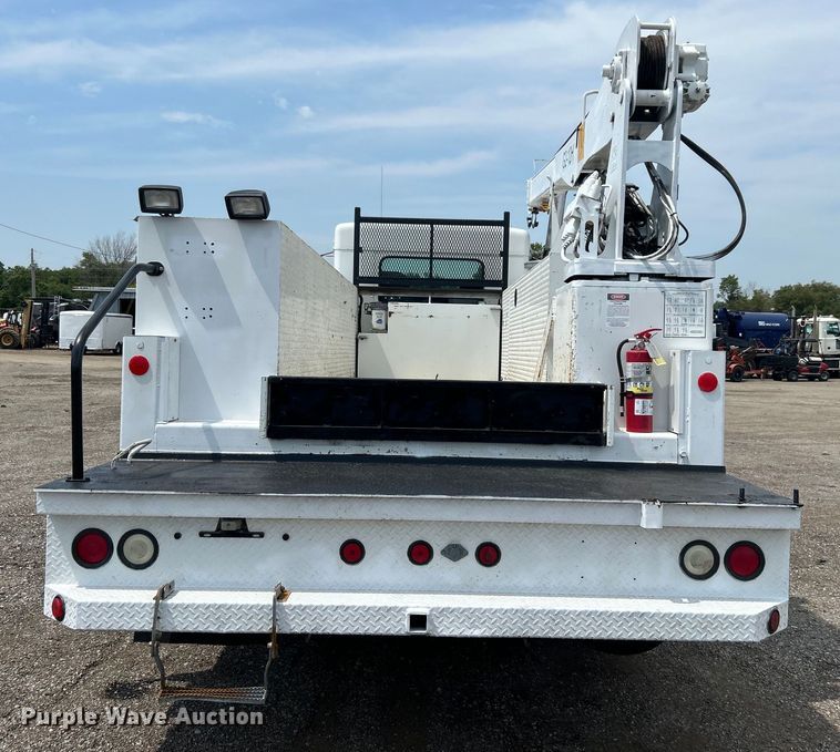 image for item EG0973 2007 Kenworth  T300 utility / service truck