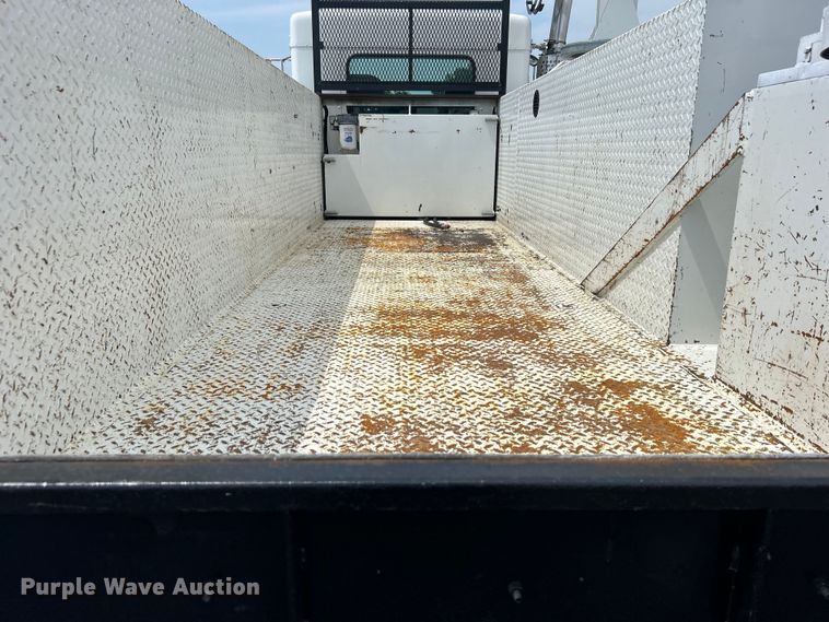 image for item EG0973 2007 Kenworth  T300 utility / service truck