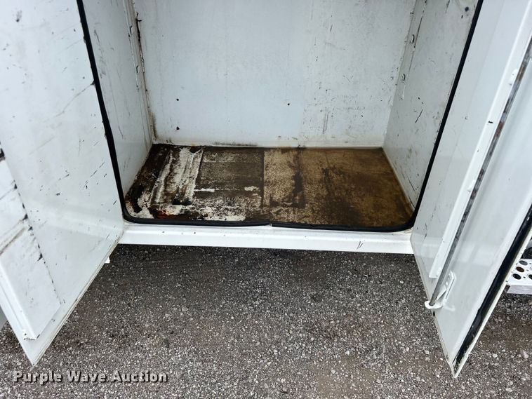 image for item EG0973 2007 Kenworth  T300 utility / service truck