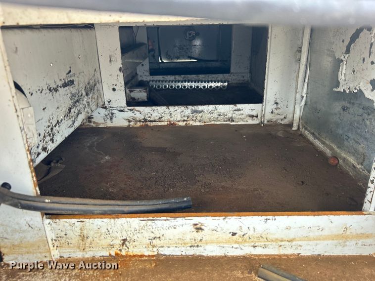 image for item EG0973 2007 Kenworth  T300 utility / service truck