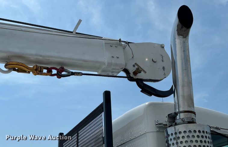 image for item EG0973 2007 Kenworth  T300 utility / service truck