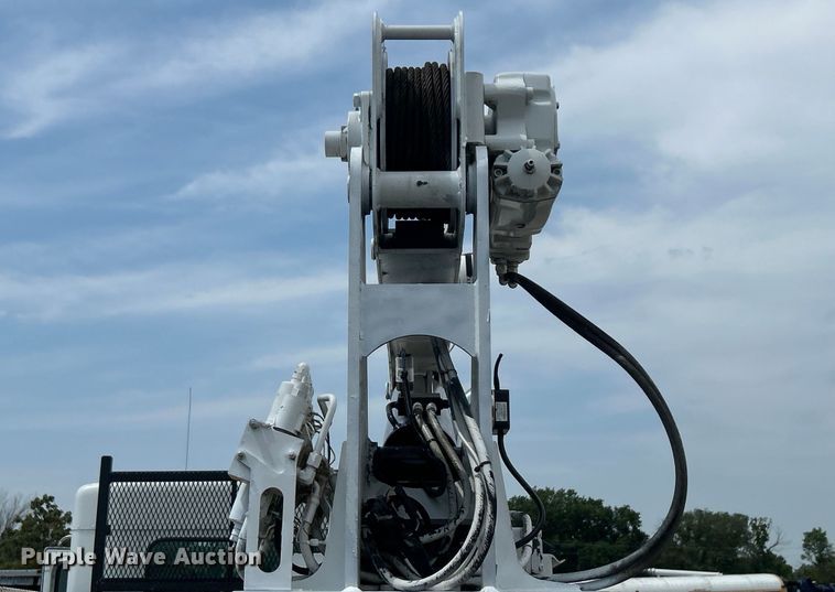 image for item EG0973 2007 Kenworth  T300 utility / service truck