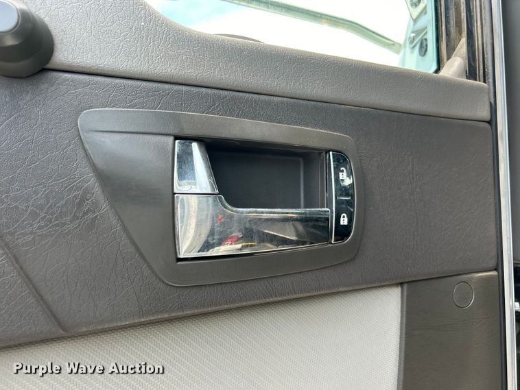 image for item EG0973 2007 Kenworth  T300 utility / service truck