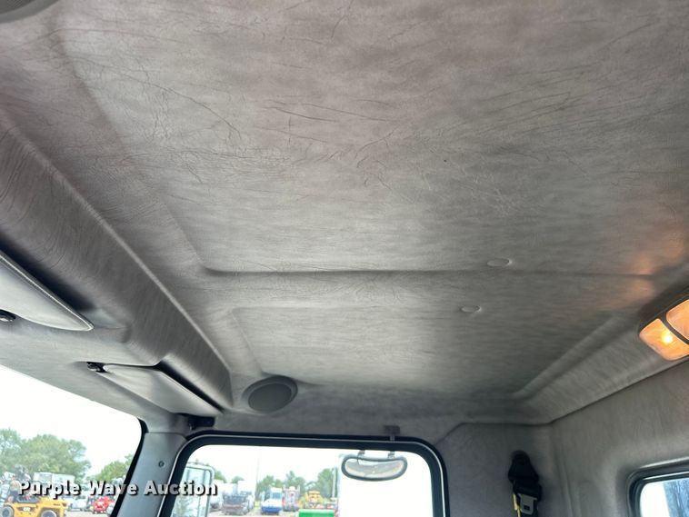 image for item EG0973 2007 Kenworth  T300 utility / service truck