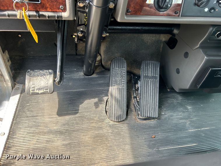 image for item EG0973 2007 Kenworth  T300 utility / service truck