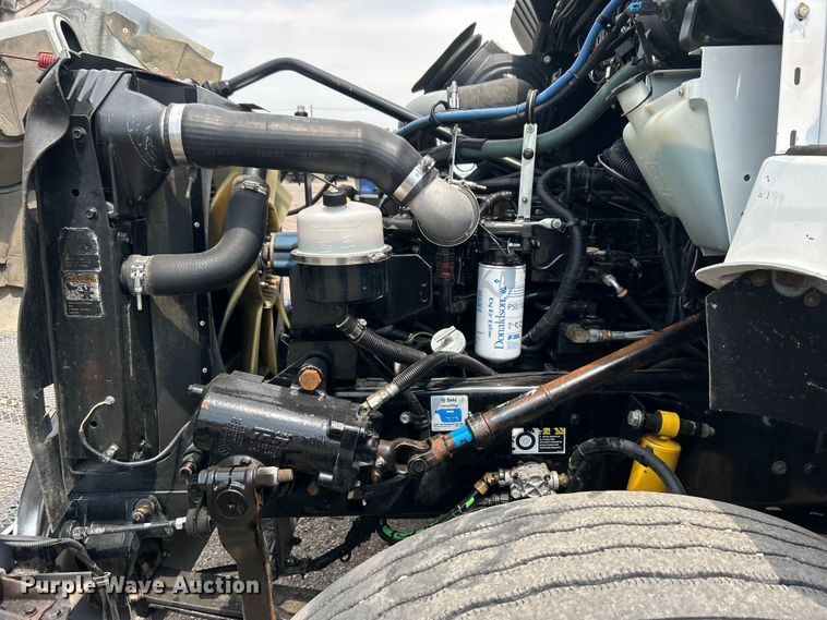 image for item EG0973 2007 Kenworth  T300 utility / service truck