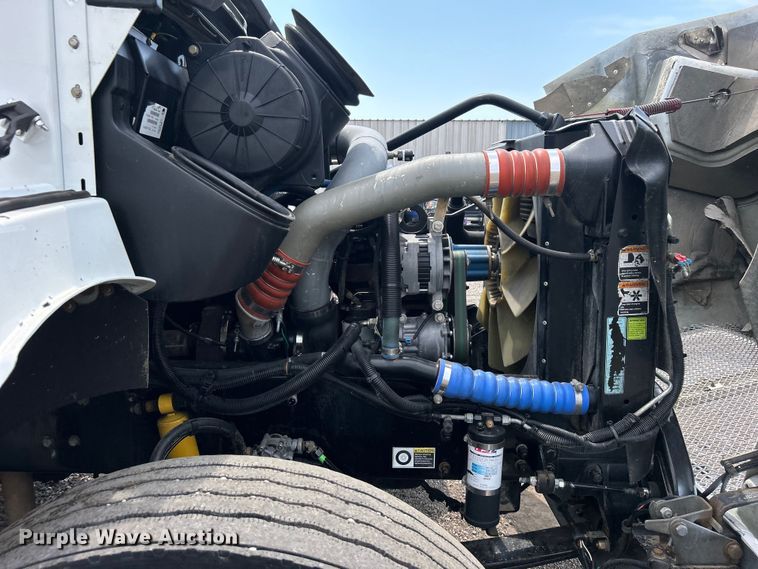 image for item EG0973 2007 Kenworth  T300 utility / service truck