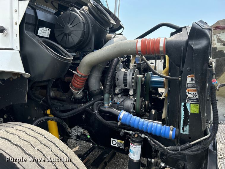 image for item EG0973 2007 Kenworth  T300 utility / service truck