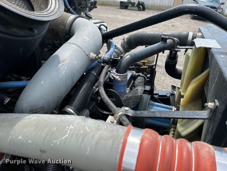 image for item EG0973 2007 Kenworth  T300 utility / service truck