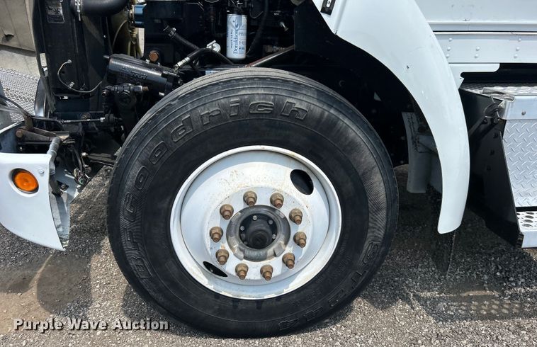 image for item EG0973 2007 Kenworth  T300 utility / service truck