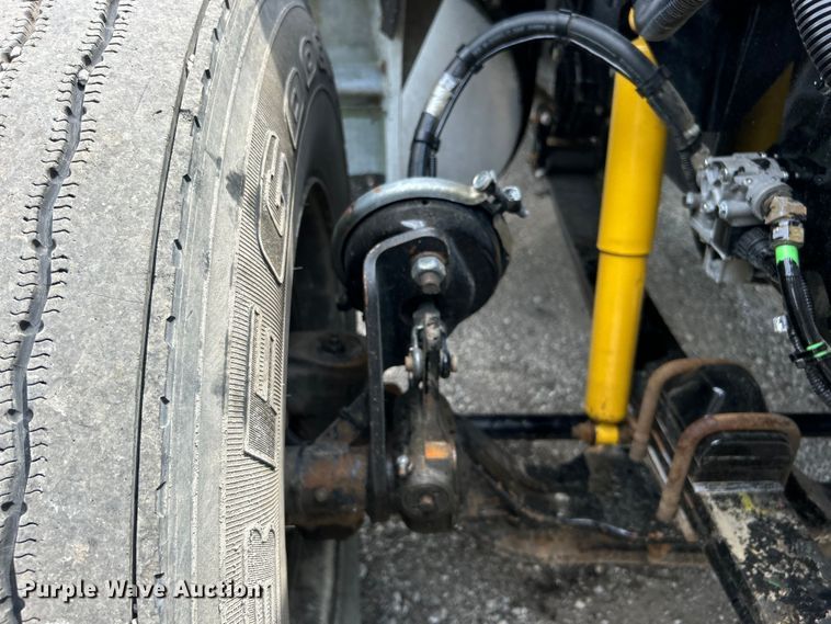 image for item EG0973 2007 Kenworth  T300 utility / service truck