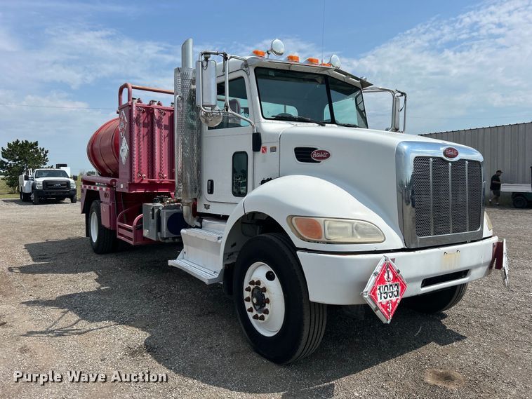 image for item EG0979 2012 Peterbilt  337 tank truck