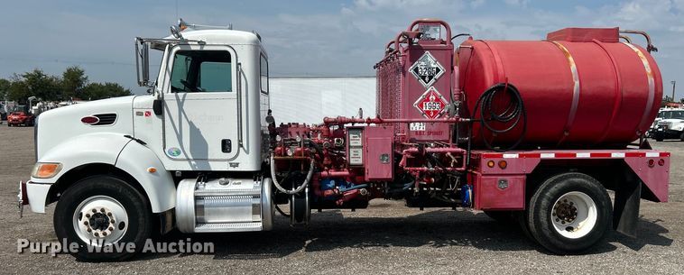 image for item EG0979 2012 Peterbilt  337 tank truck