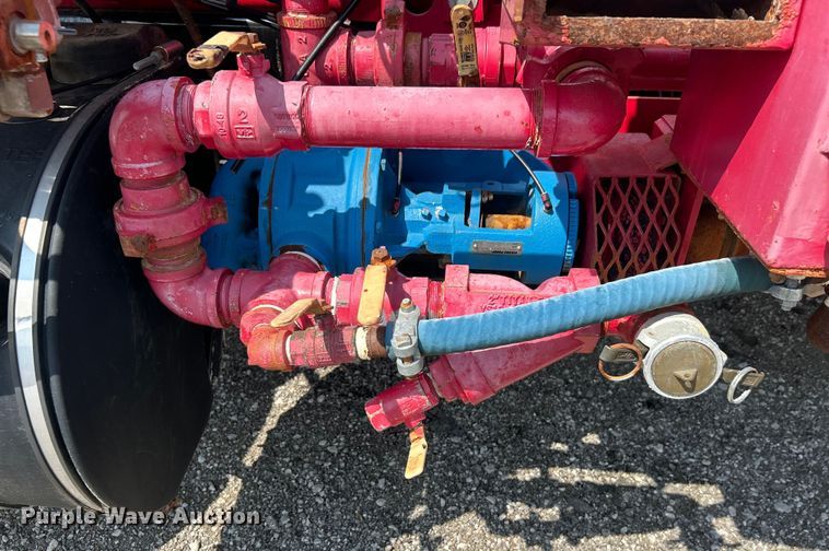 image for item EG0979 2012 Peterbilt  337 tank truck