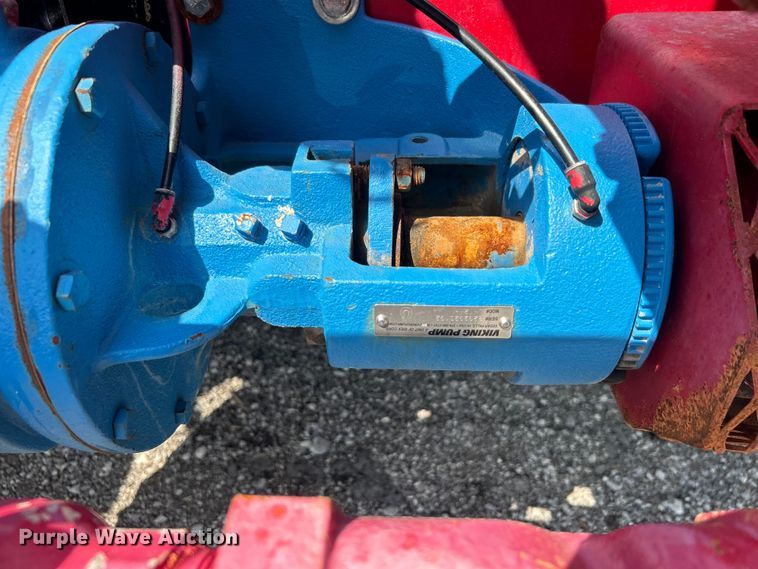 image for item EG0979 2012 Peterbilt  337 tank truck