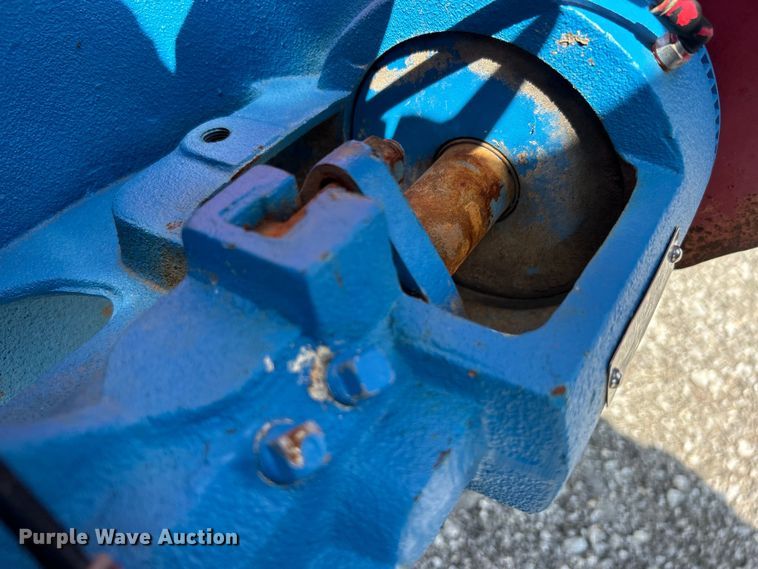 image for item EG0979 2012 Peterbilt  337 tank truck