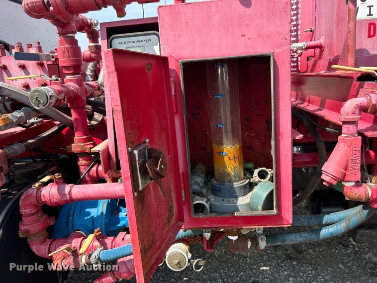 image for item EG0979 2012 Peterbilt  337 tank truck