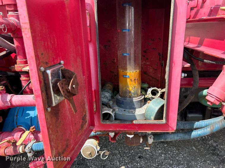 image for item EG0979 2012 Peterbilt  337 tank truck