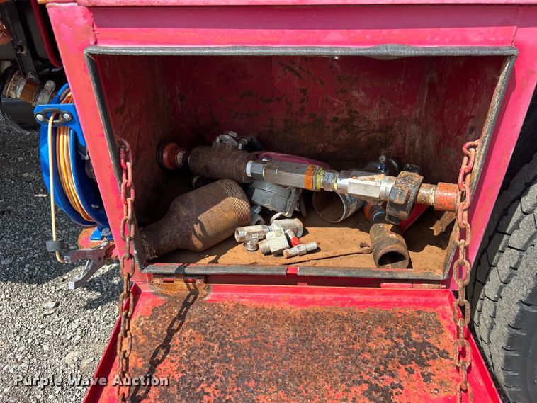 image for item EG0979 2012 Peterbilt  337 tank truck