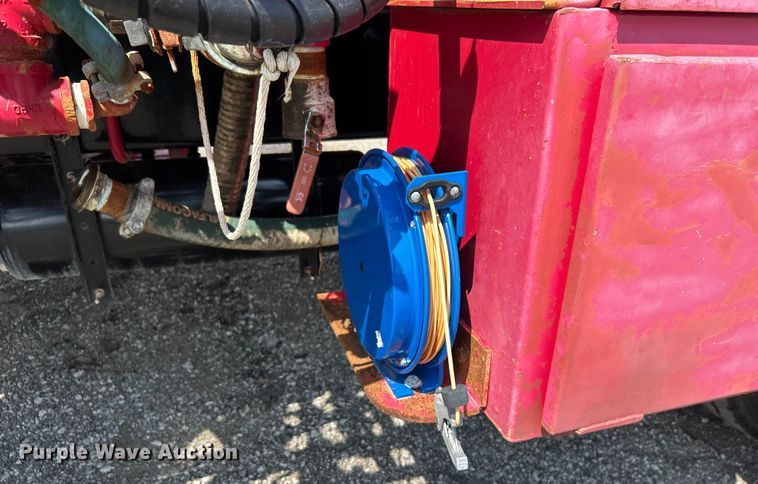 image for item EG0979 2012 Peterbilt  337 tank truck