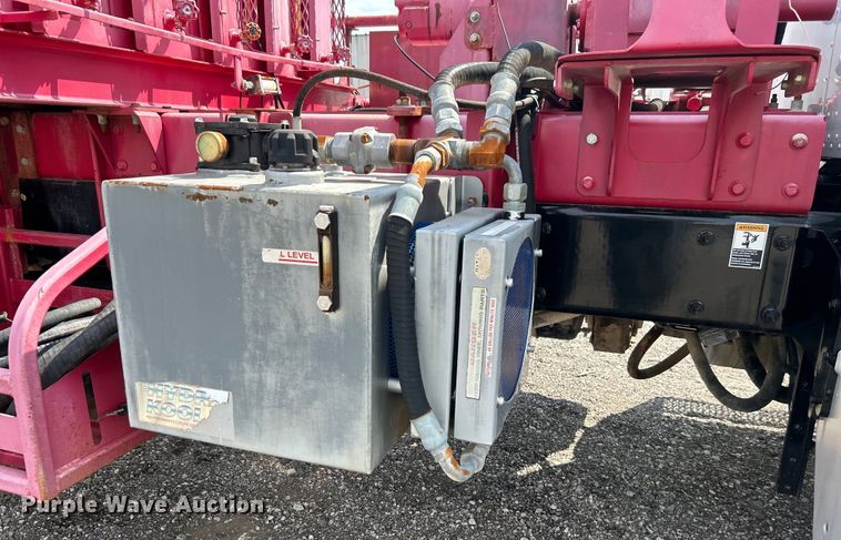 image for item EG0979 2012 Peterbilt  337 tank truck