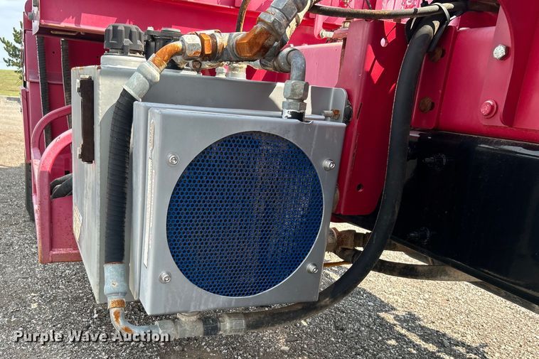 image for item EG0979 2012 Peterbilt  337 tank truck