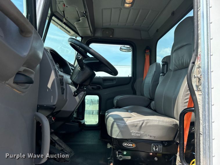 image for item EG0979 2012 Peterbilt  337 tank truck