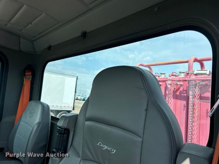 image for item EG0979 2012 Peterbilt  337 tank truck