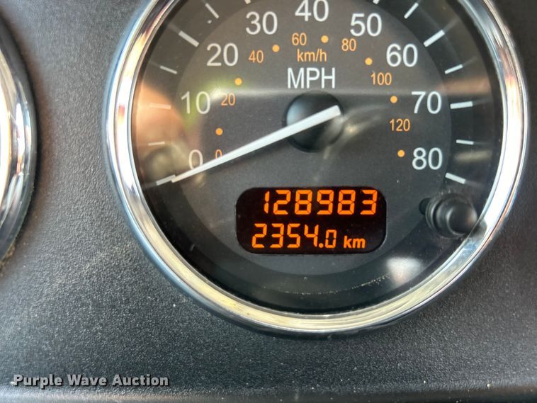 image for item EG0979 2012 Peterbilt  337 tank truck