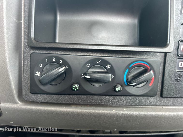 image for item EG0979 2012 Peterbilt  337 tank truck