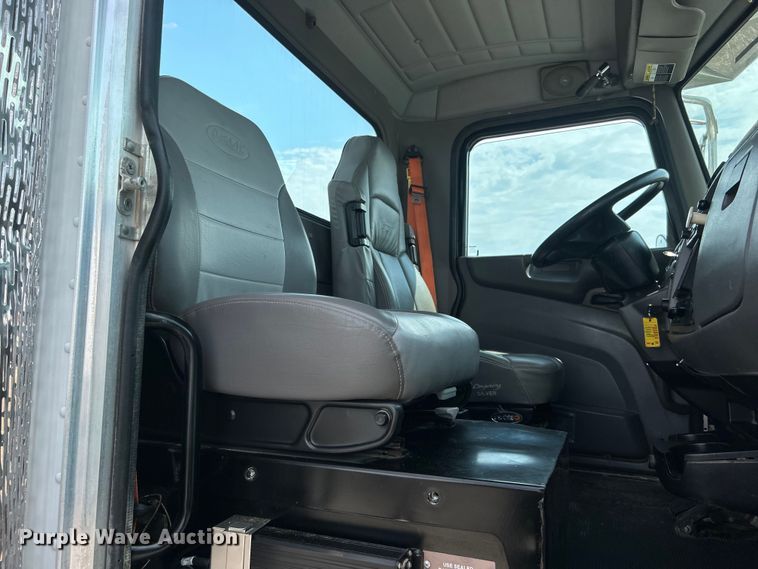 image for item EG0979 2012 Peterbilt  337 tank truck