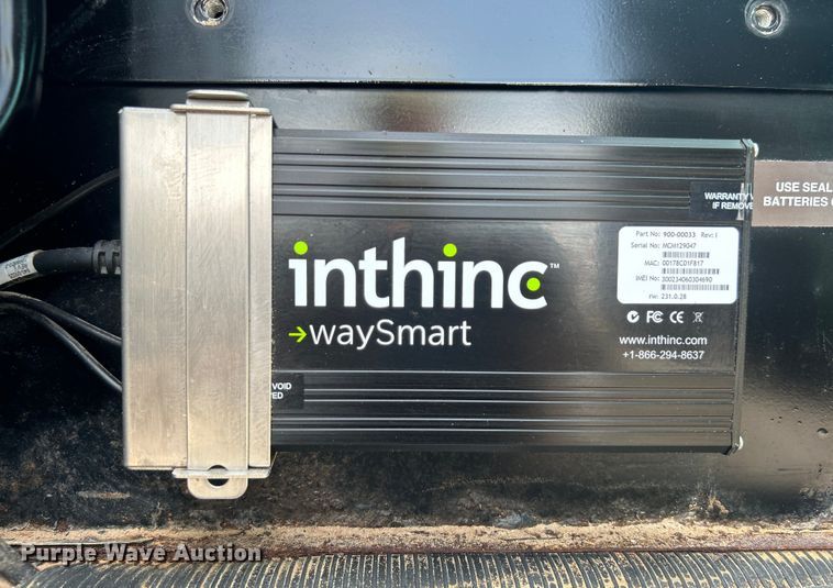 image for item EG0979 2012 Peterbilt  337 tank truck