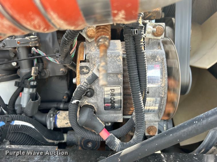 image for item EG0979 2012 Peterbilt  337 tank truck