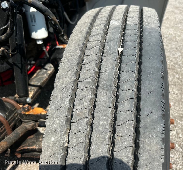 image for item EG0979 2012 Peterbilt  337 tank truck