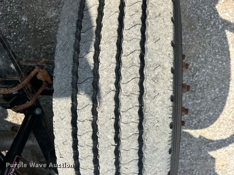 image for item EG0979 2012 Peterbilt  337 tank truck