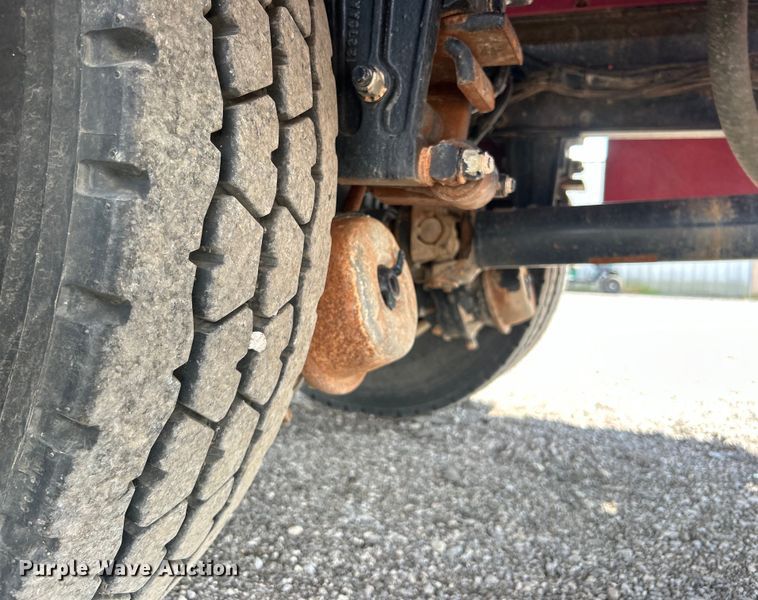 image for item EG0979 2012 Peterbilt  337 tank truck