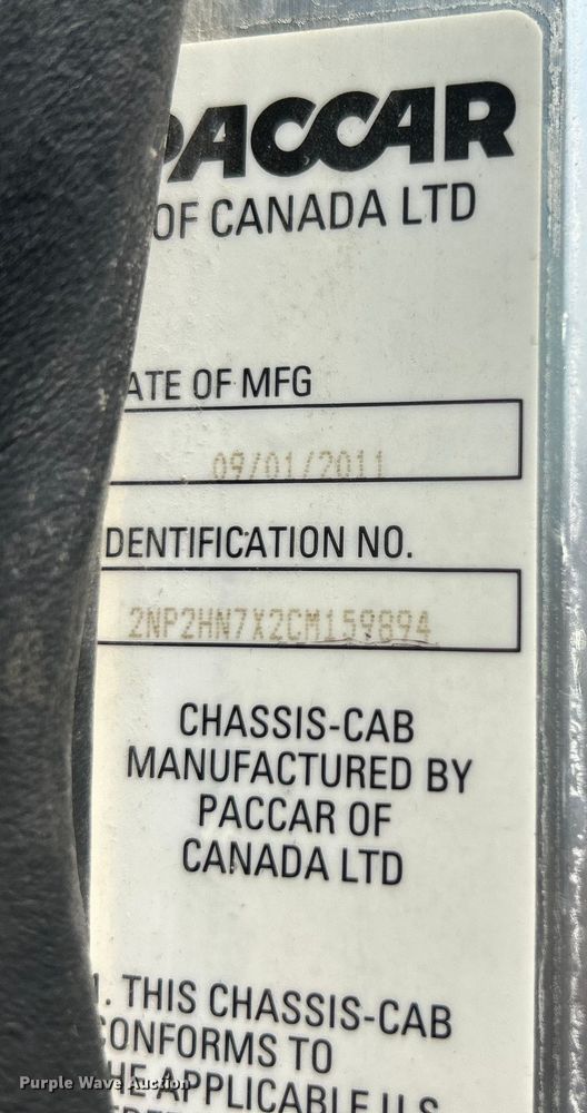 image for item EG0979 2012 Peterbilt  337 tank truck