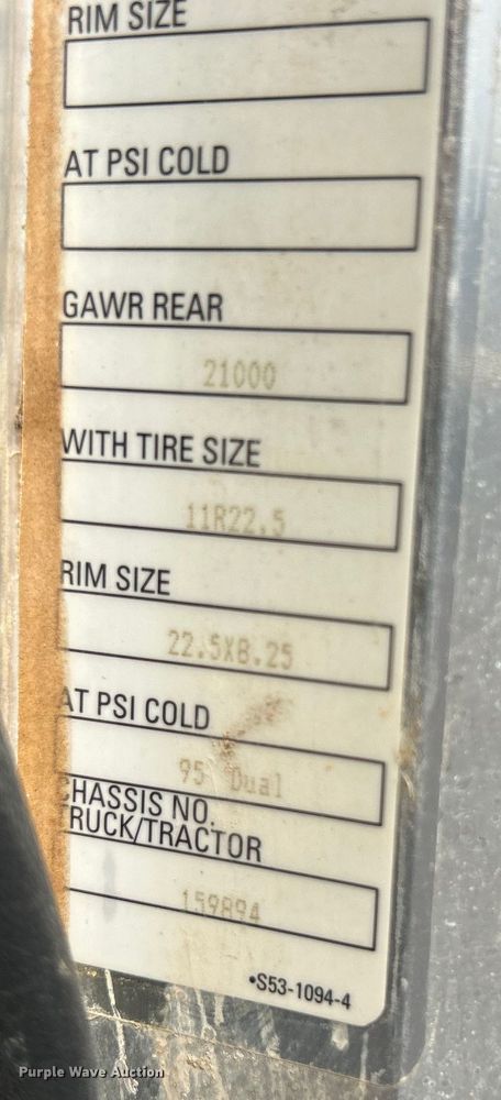 image for item EG0979 2012 Peterbilt  337 tank truck