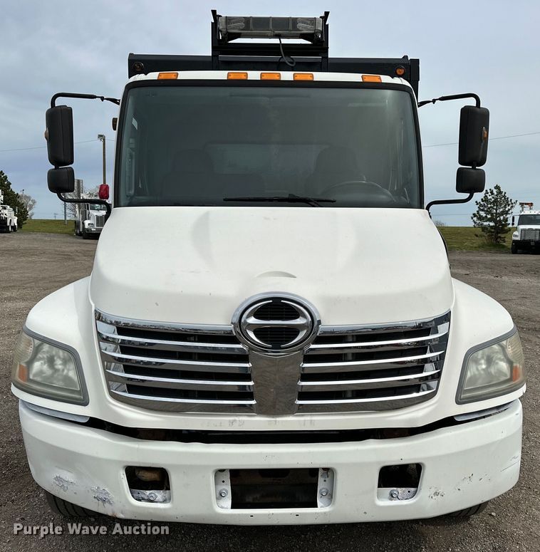 image for item EG1388 2010 Hino 258 dump truck