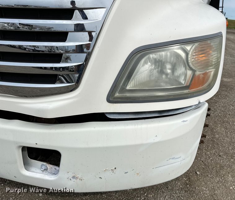 image for item EG1388 2010 Hino 258 dump truck