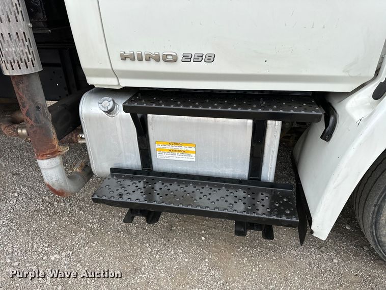 image for item EG1388 2010 Hino 258 dump truck