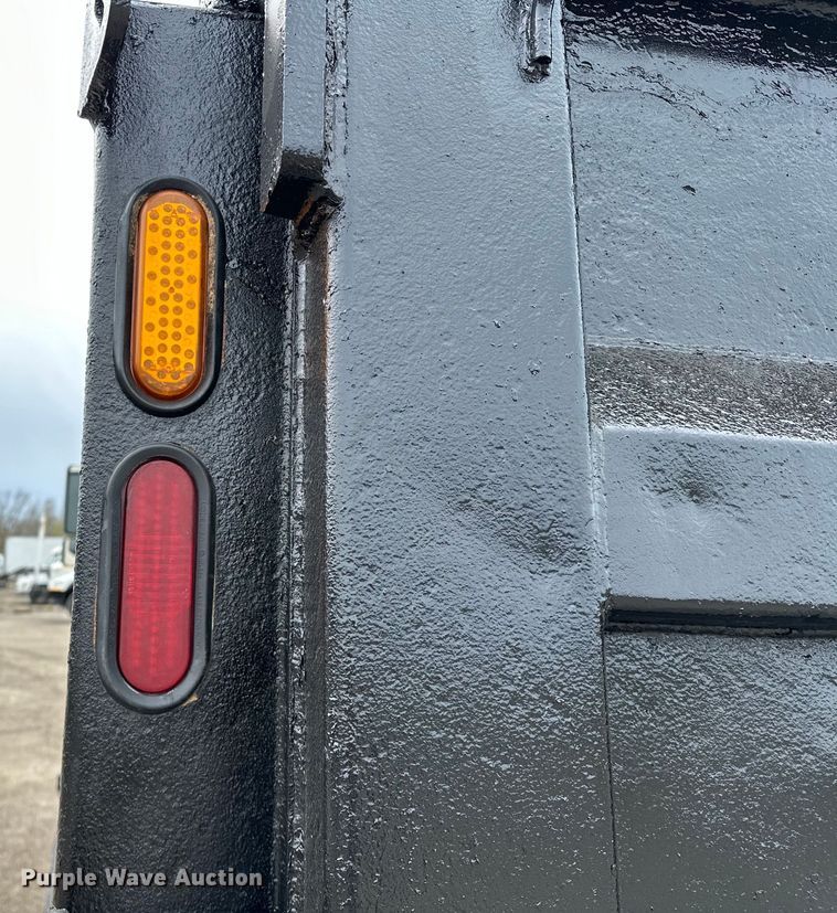 image for item EG1388 2010 Hino 258 dump truck