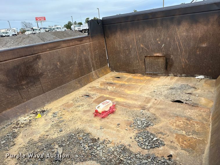 image for item EG1388 2010 Hino 258 dump truck